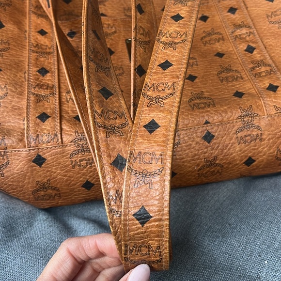Authentic MCM Large bag Like New! - Picture 9 of 14